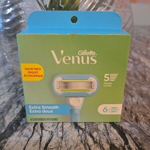 VENUS Smooth Razor Cartridges with Blue and Green Design